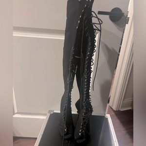 Women’s open toe lace up boots